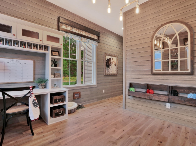 Willowmore-Drive-Midlothian-VA-large-026-22-Mudroom-1500x1000-72dpi-1